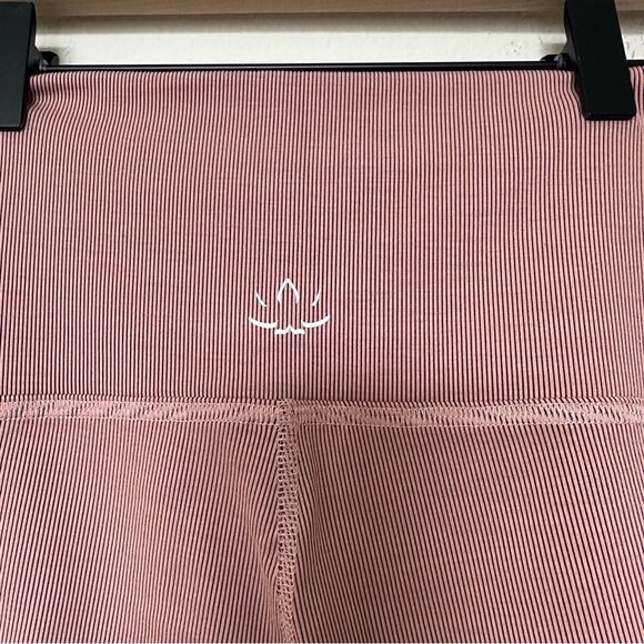 Beyond Yoga Leggings Womens Small Pink Ribbed Gym Workout Athletic - Picture 5 of 6